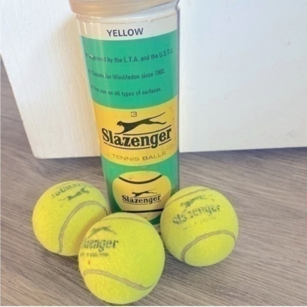 Vintage SLAZENGAR tennis balls with can. Made in England. Like new.